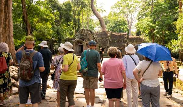 Enjoy dinner with delicious food the group tours, to create the team building. 